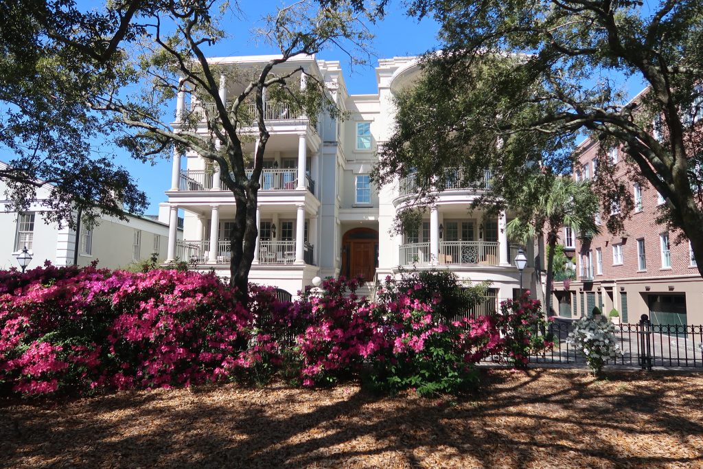 Waterfront homes in Charleston